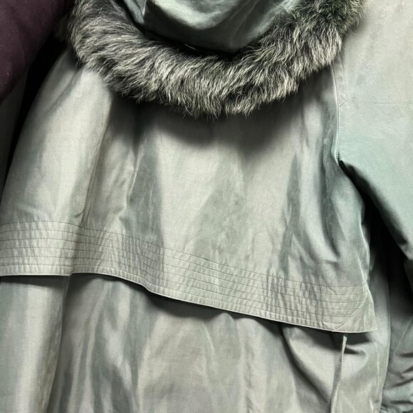 Green Vintage Apropos Parka With FauxFur Trim and Hood - Picture 5 of 6